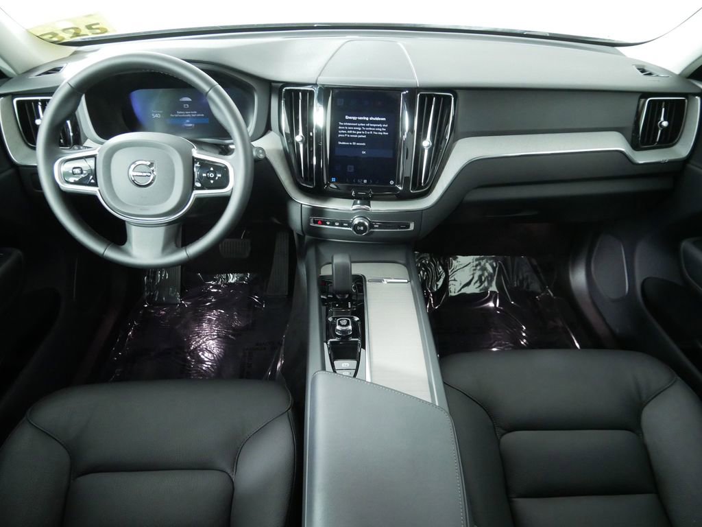 Used 2025 Volvo XC60 B5 Plus AWD/4WD image 19