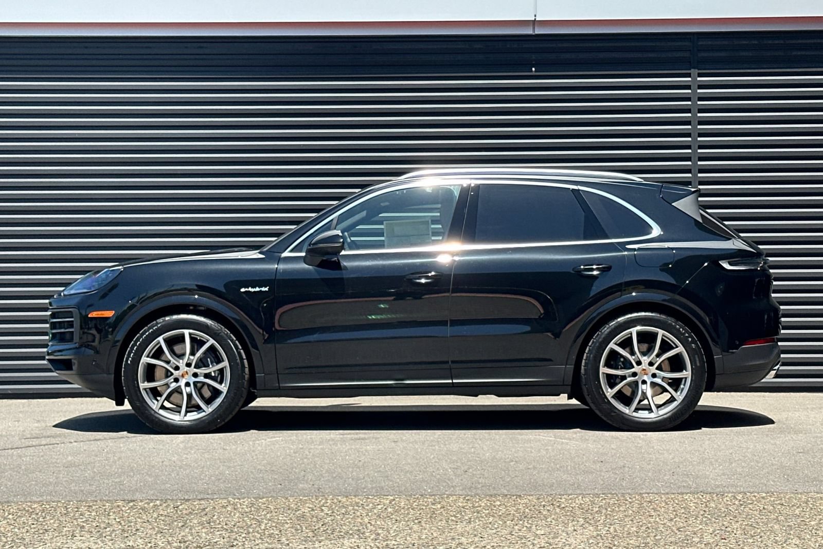 New 2026 Porsche Cayenne E-Hybrid AWD/4WD image 2