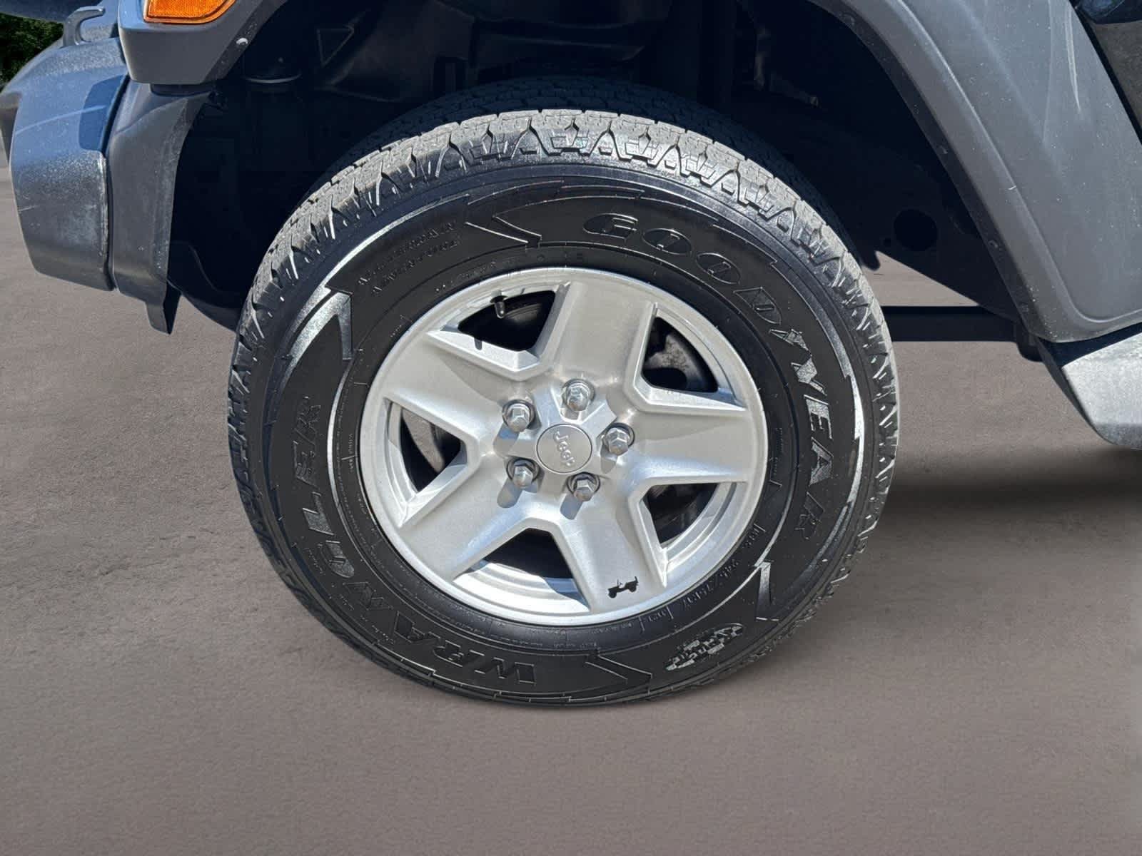 Used 2020 Jeep Gladiator Sport w/ Quick Order Package 24S AWD/4WD image 10