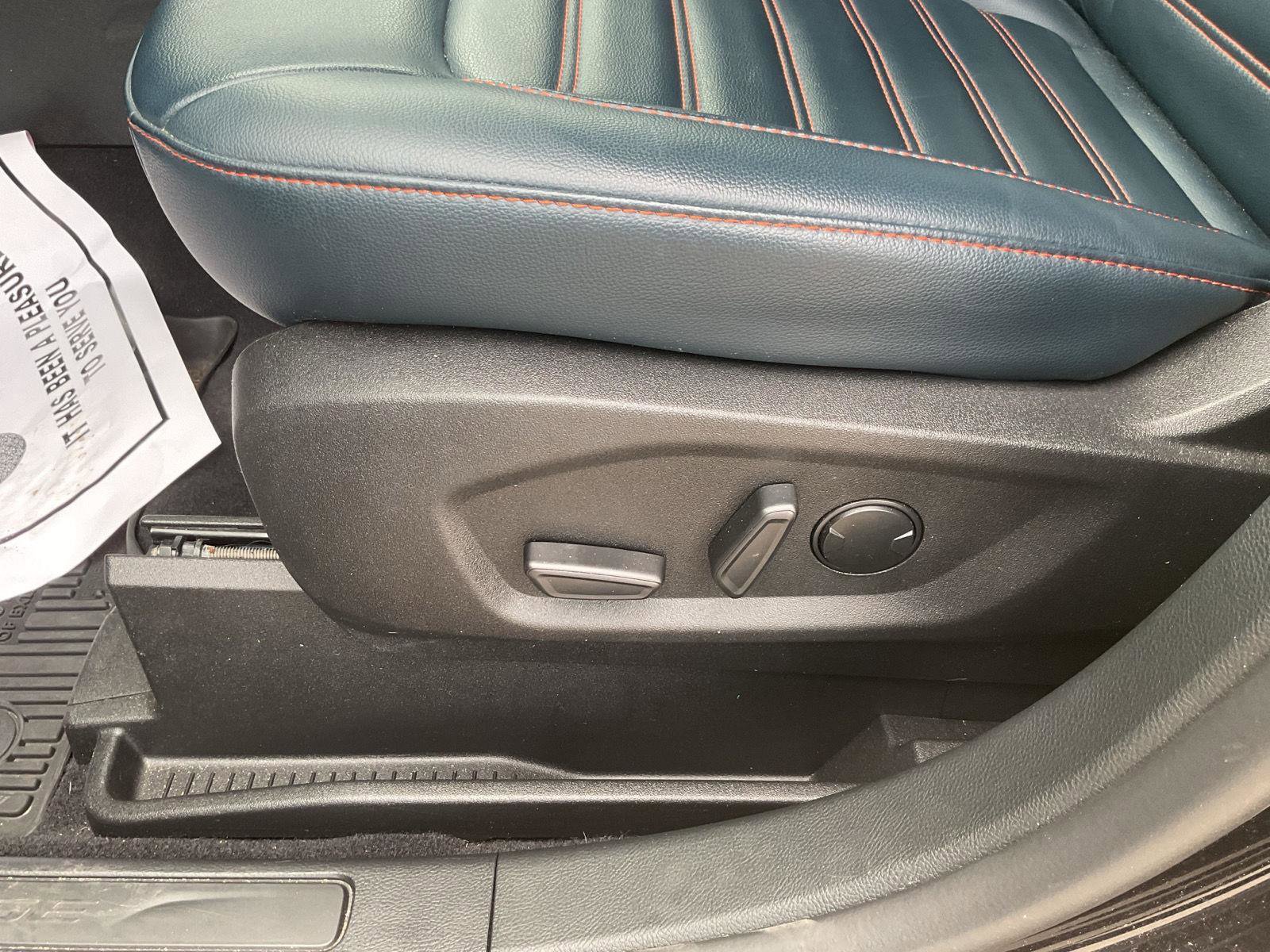 Used 2023 Ford Edge SEL w/ Sport Appearance Package image 10