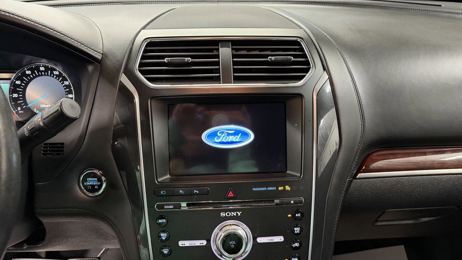 Used 2018 Ford Explorer Platinum image 14