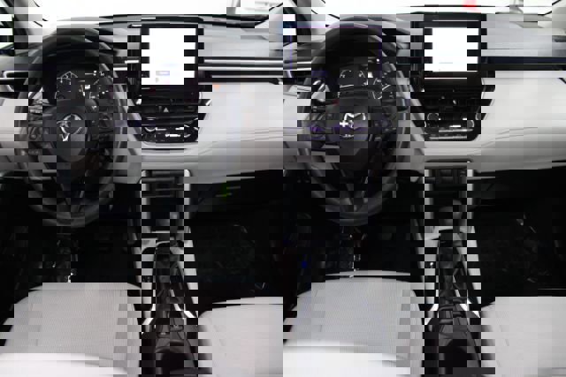 Used 2023 Toyota Corolla Cross L image 2