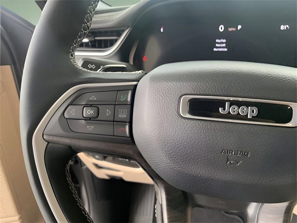 Used 2025 Jeep Grand Cherokee Limited image 44