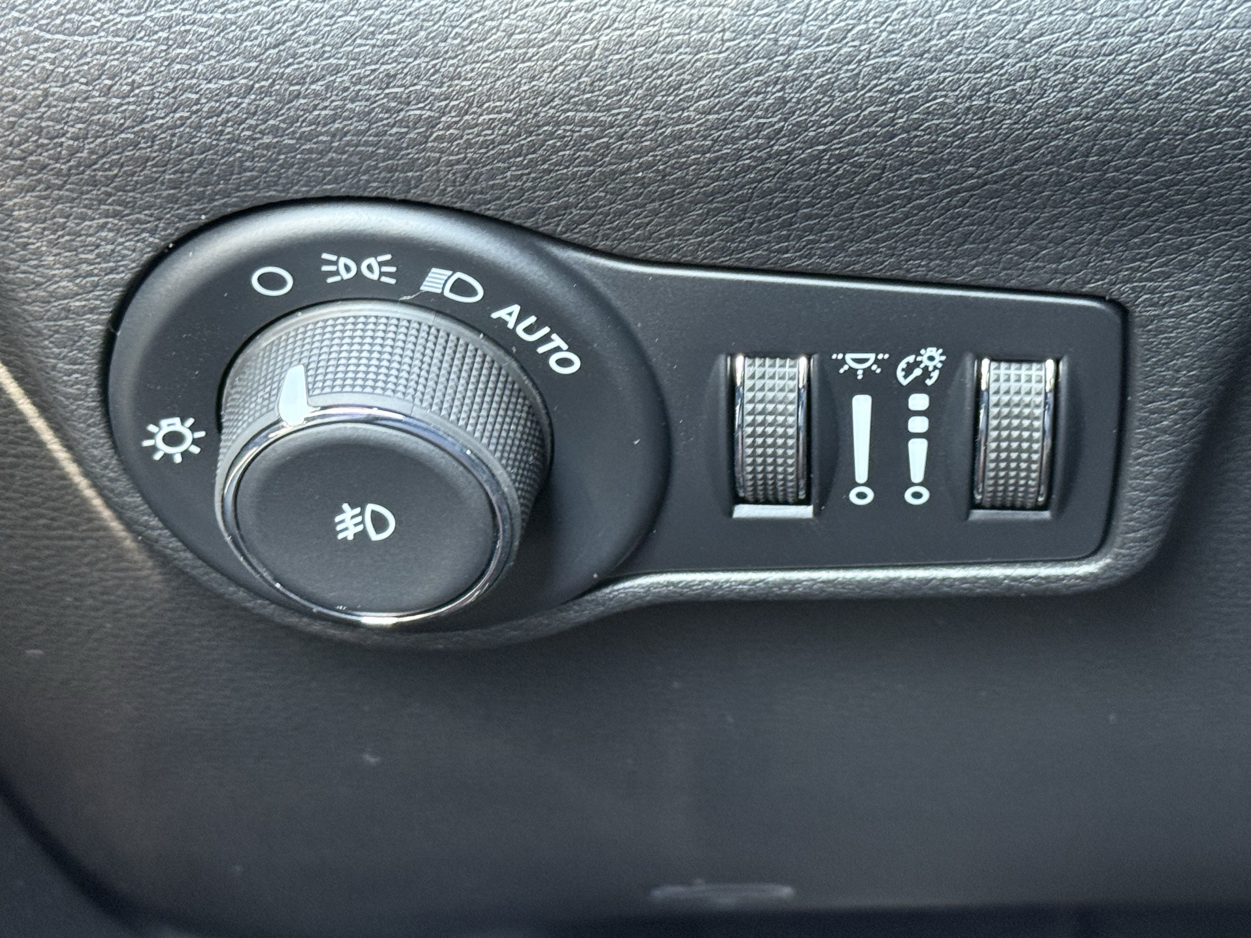 New 2026 Jeep Compass Latitude AWD/4WD image 27