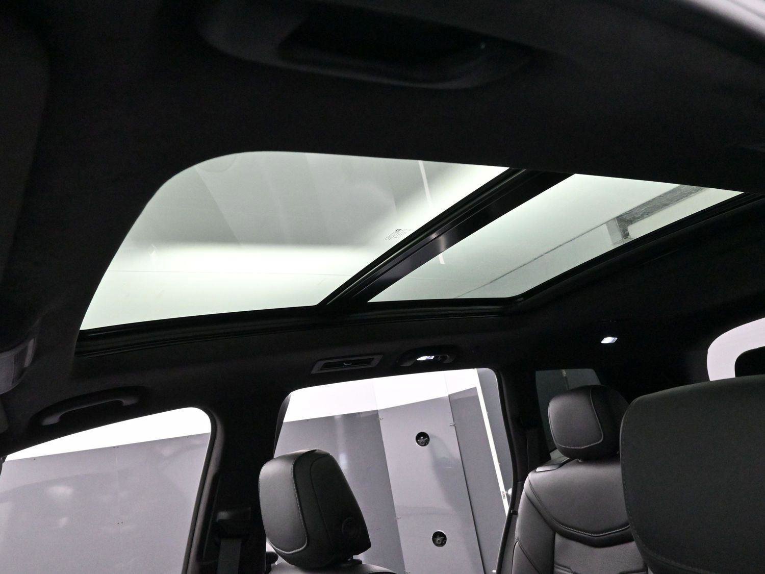 Certified 2024 Cadillac XT6 Sport w/ Platinum Package image 30