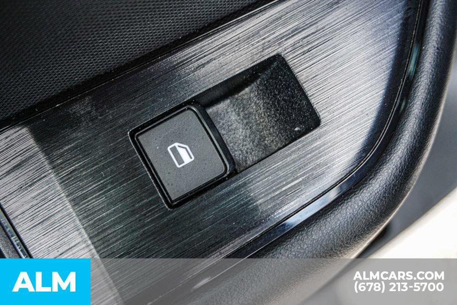 Used 2024 Nissan Rogue S AWD/4WD image 49