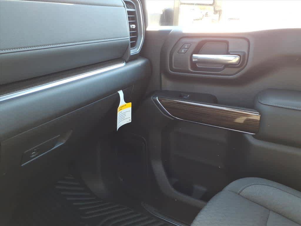 Used 2025 Chevrolet Silverado 2500 LT w/ Convenience Package AWD/4WD image 17