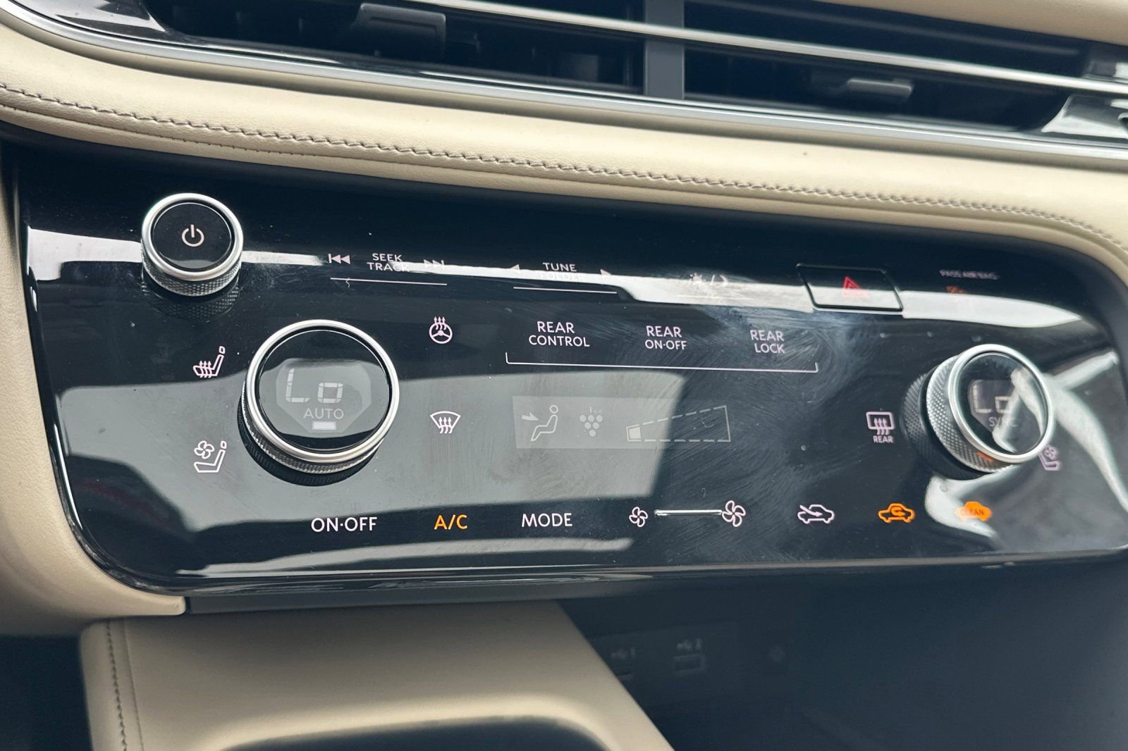 Certified 2025 INFINITI QX60 Sensory AWD/4WD image 29