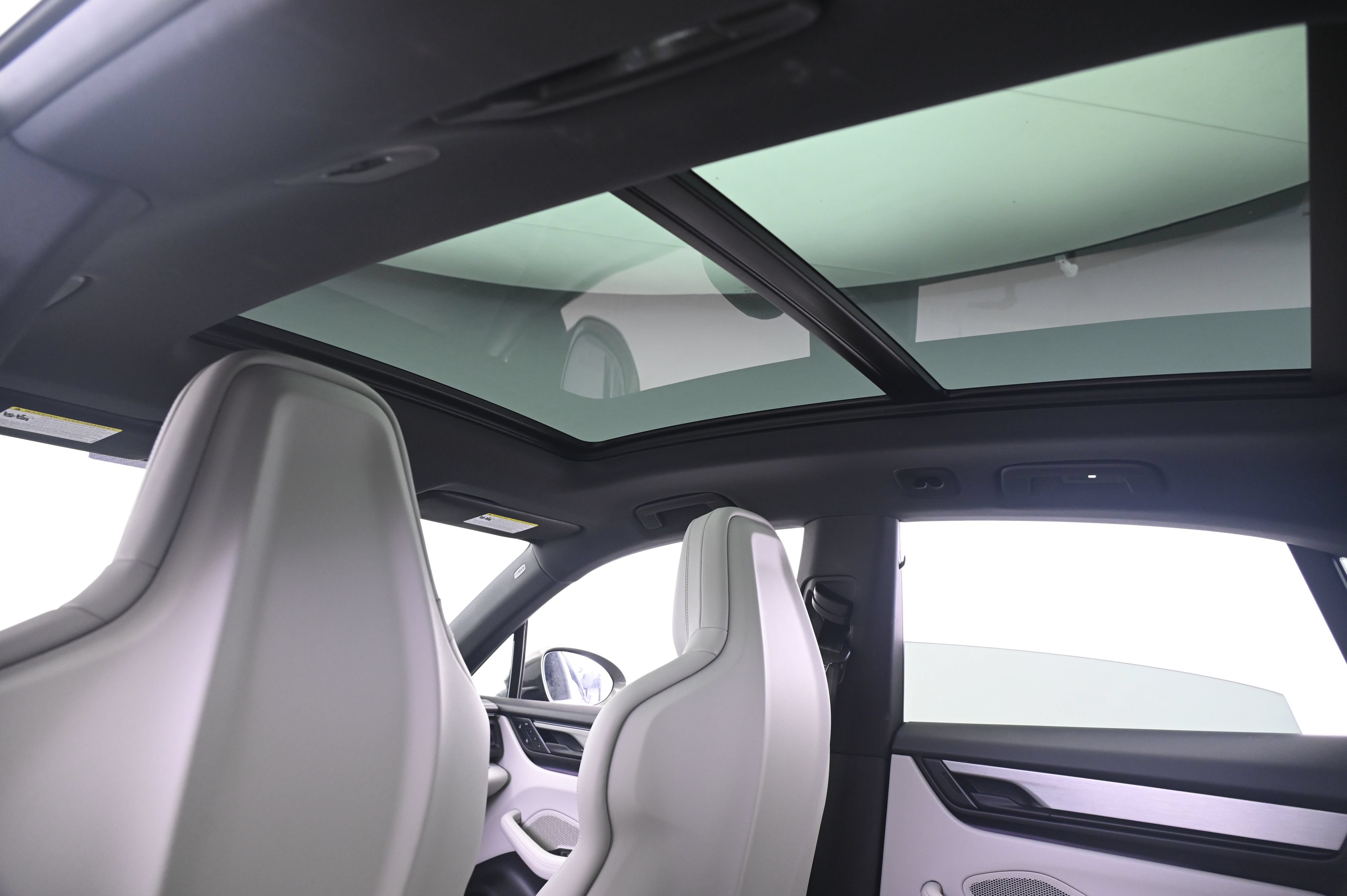 Certified 2024 Porsche Macan 4 Electric AWD/4WD image 26