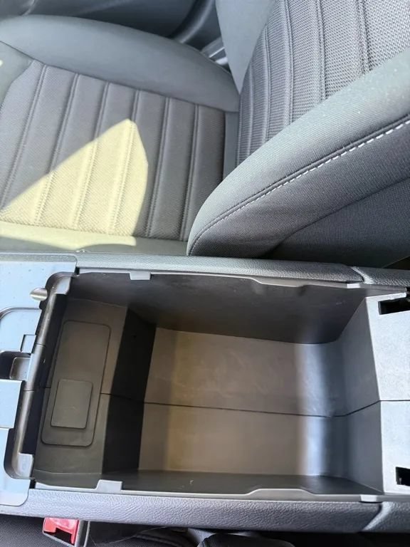 Used 2020 Ford Fusion SE FWD image 21