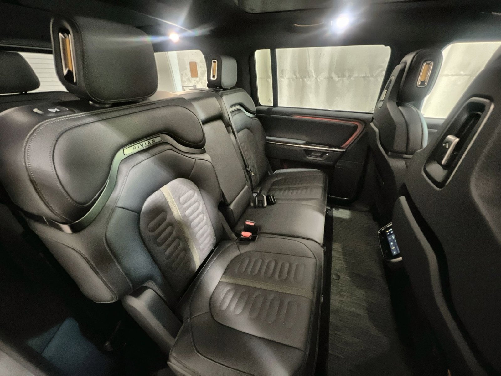 Used 2026 Rivian R1S Adventure image 28