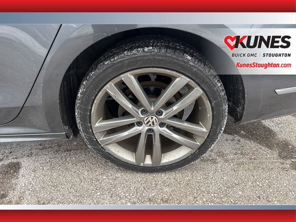 Used 2018 Volkswagen Passat 2.0T S image 16