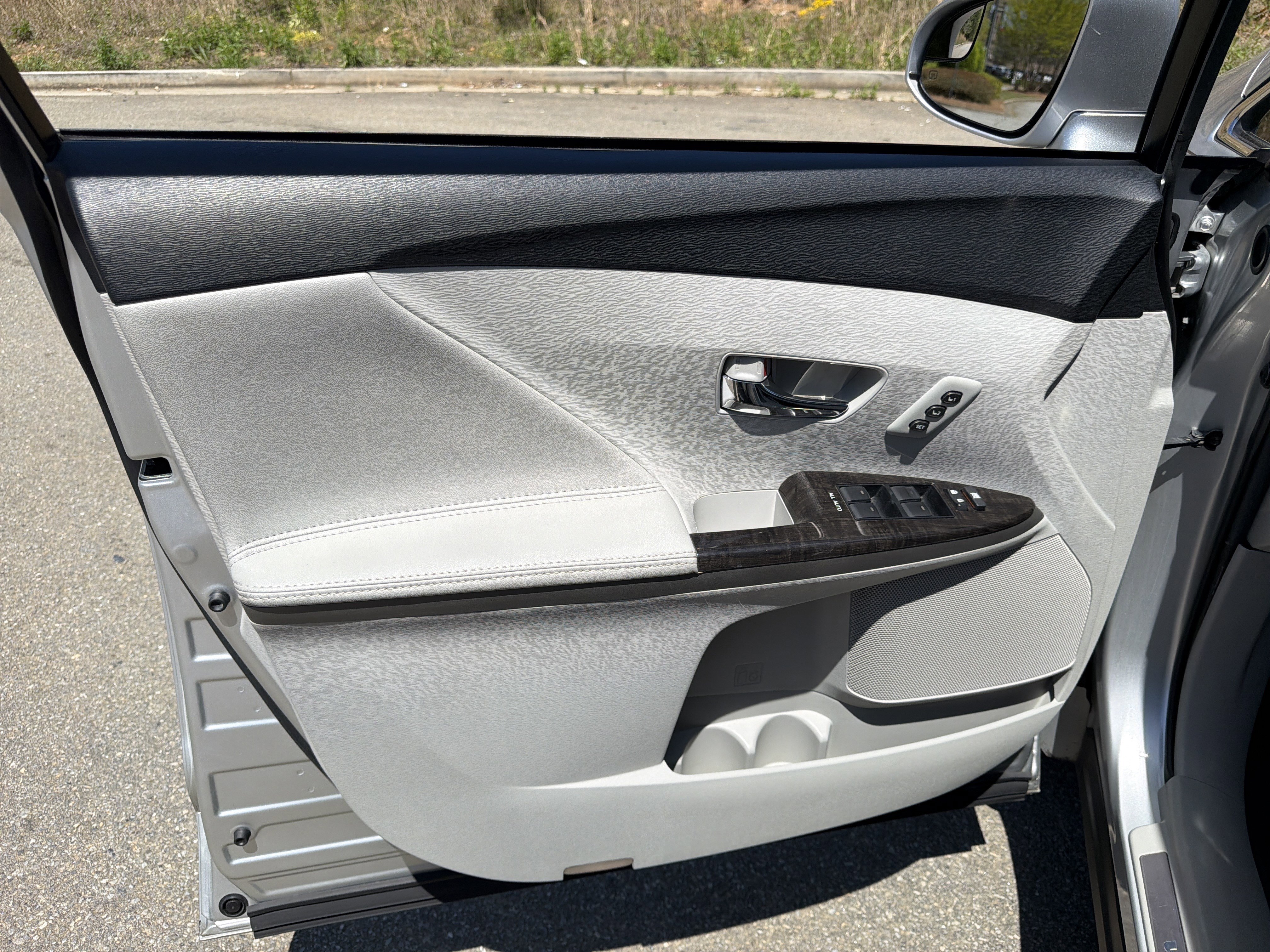 Used 2013 Toyota Venza XLE image 10