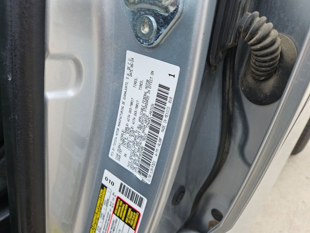 Used 2024 Toyota Tacoma TRD Off-Road image 30