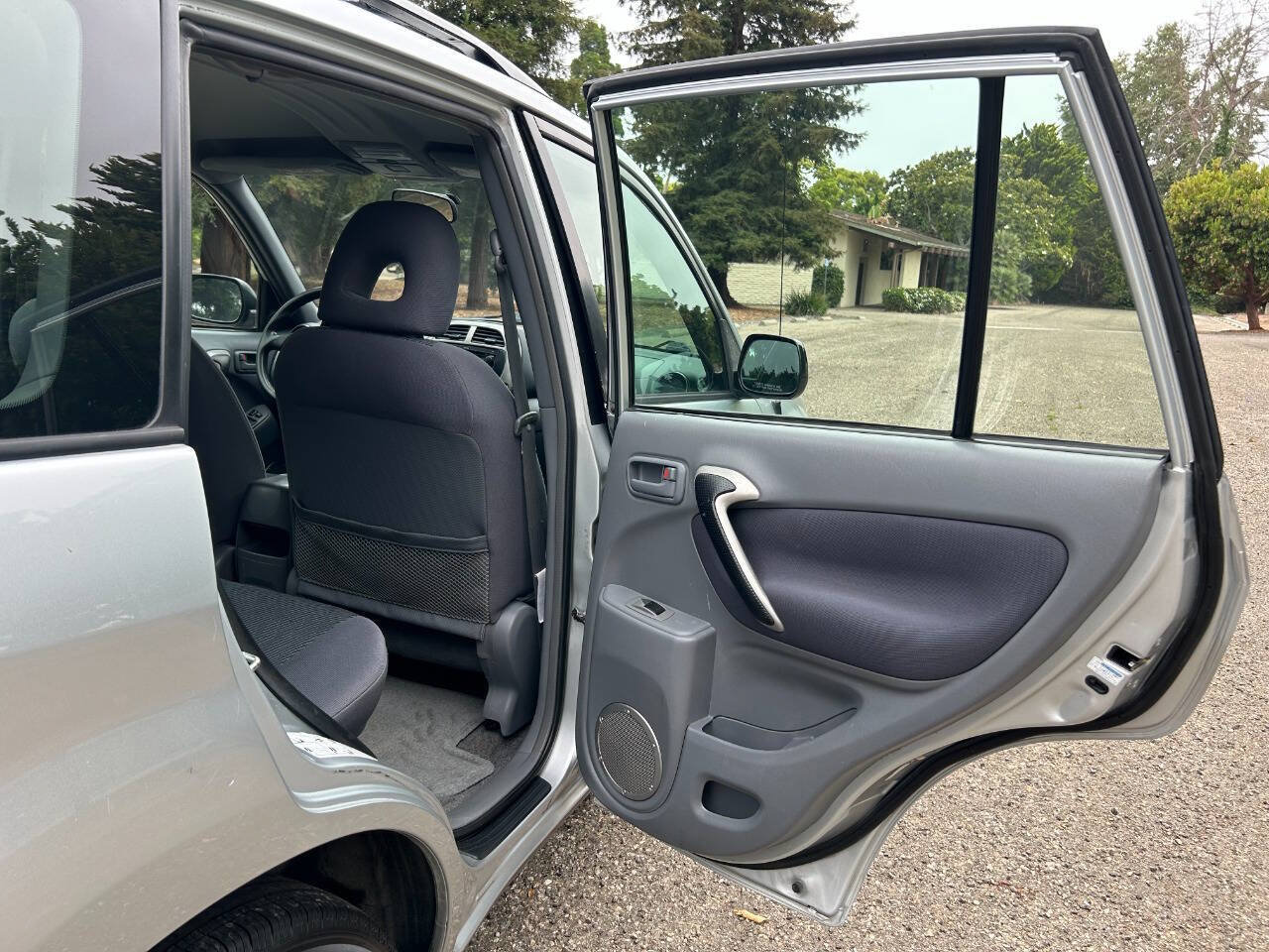 Used 2003 Toyota RAV4 2WD image 34