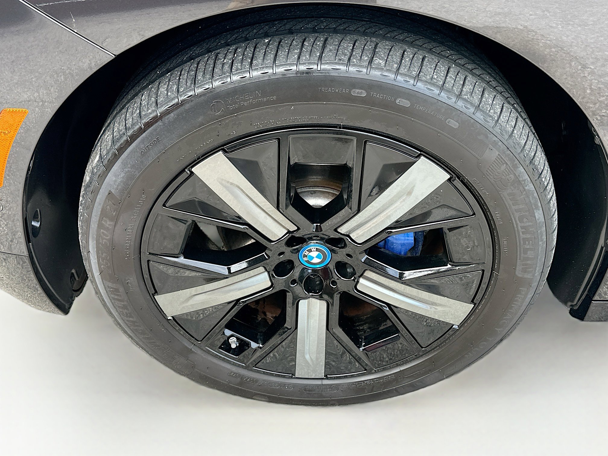 Certified 2024 BMW iX xDrive50 w/ Premium Package AWD/4WD image 34