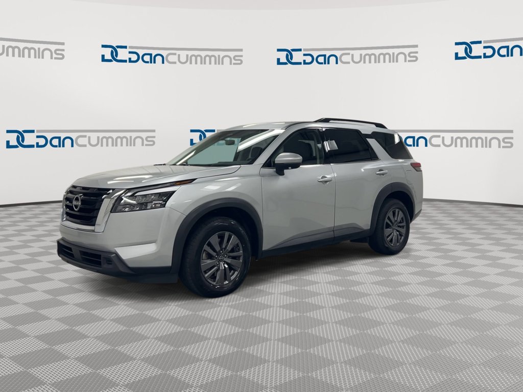 Used 2024 Nissan Pathfinder SV FWD image 4