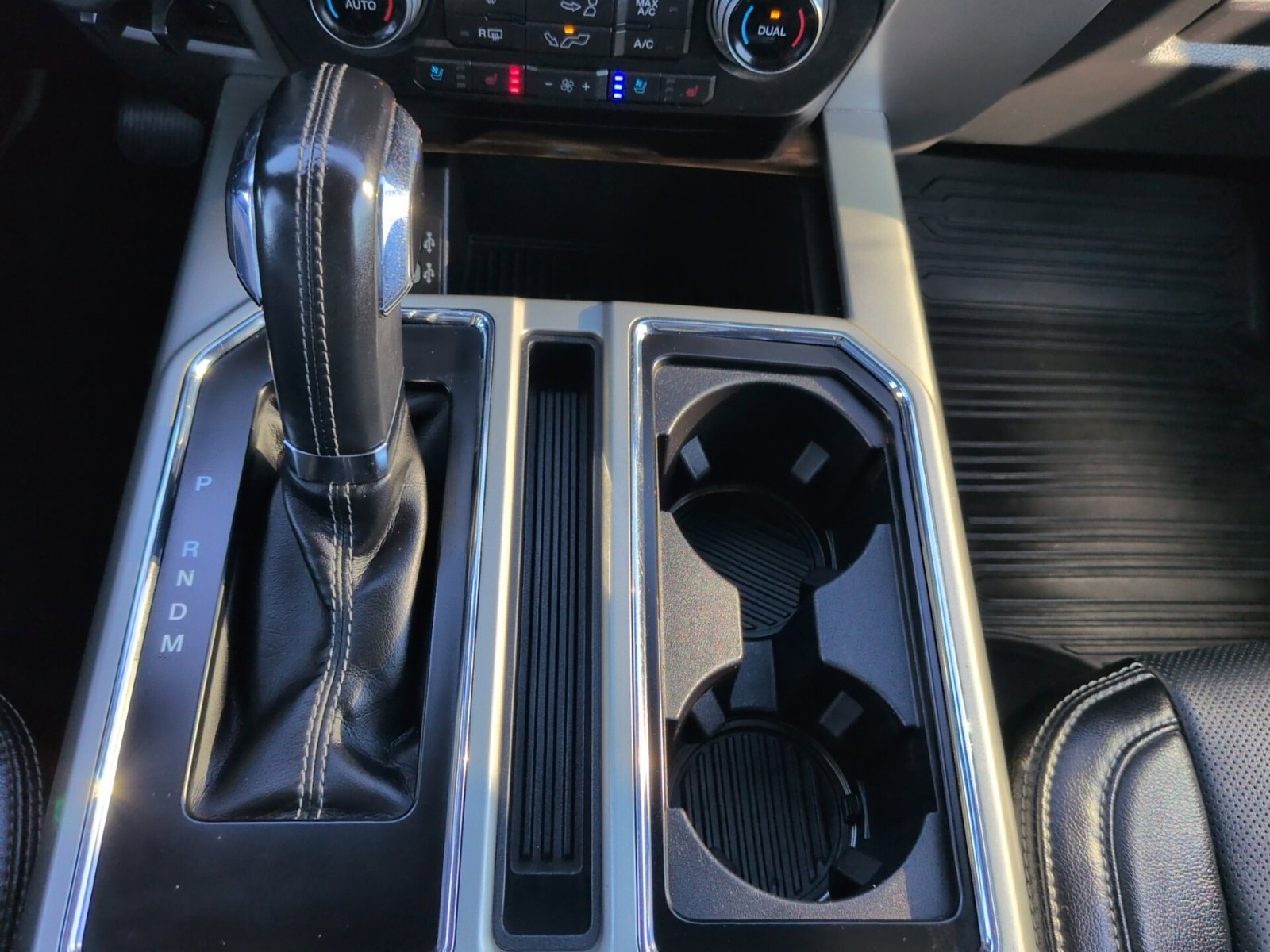 Used 2018 Ford F150 Lariat image 31