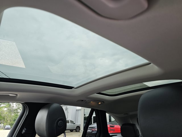 Used 2021 Mercedes-Benz GLC 300 4MATIC image 17