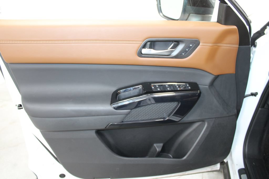 Used 2026 Nissan Pathfinder Platinum AWD/4WD image 16