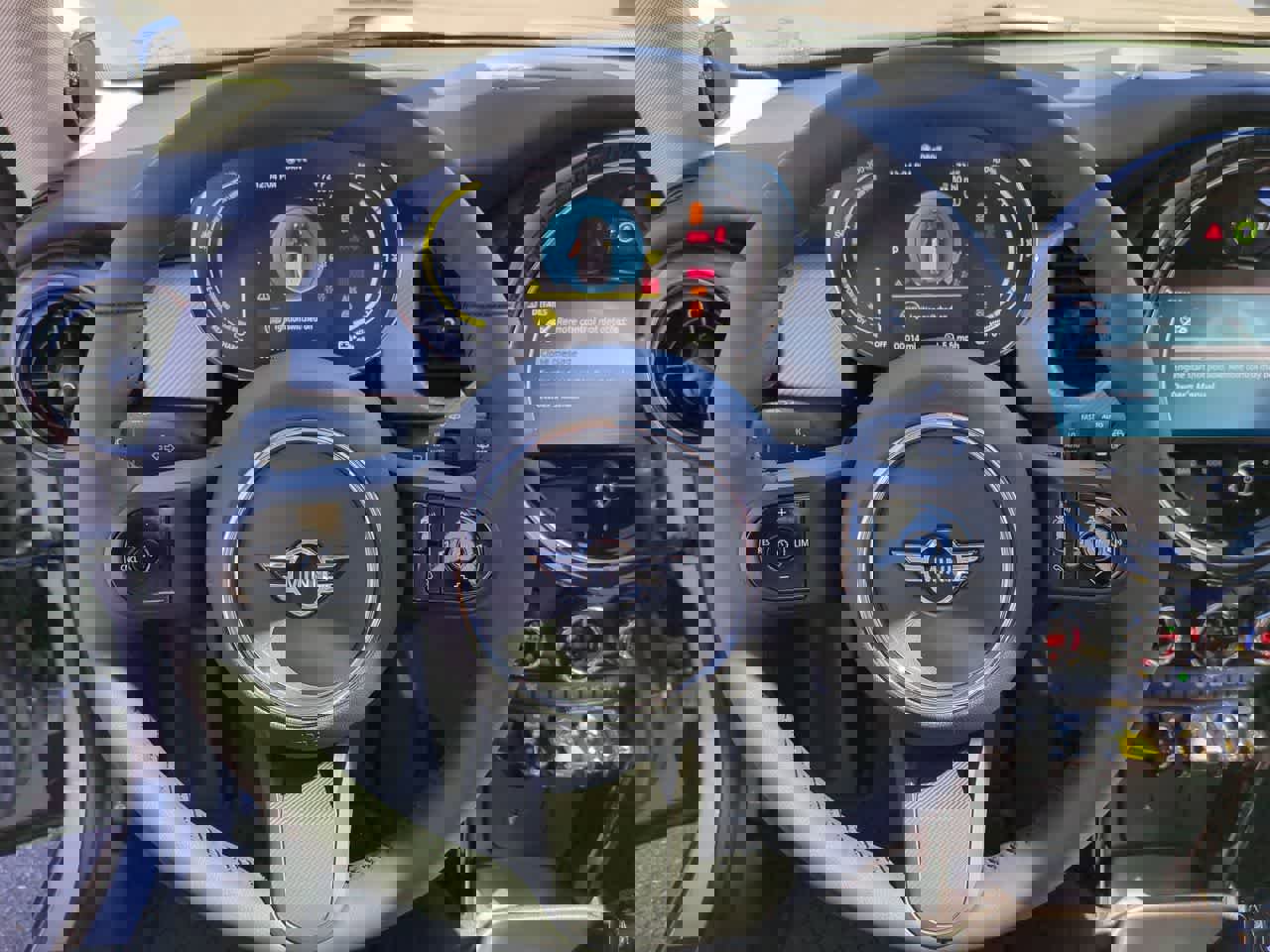 Certified 2024 MINI Cooper SE image 21