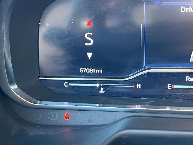 Used 2024 Chevrolet Suburban LT image 26