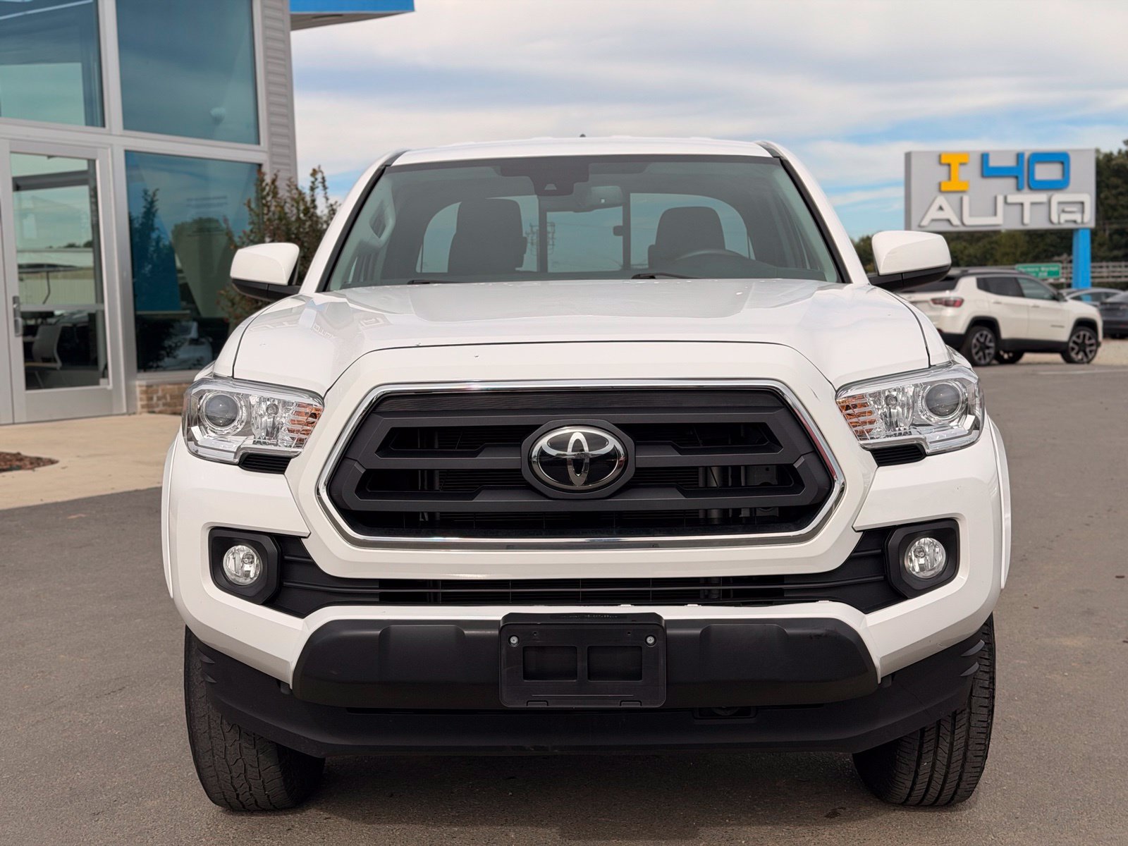 Used 2022 Toyota Tacoma SR5 AWD/4WD image 4