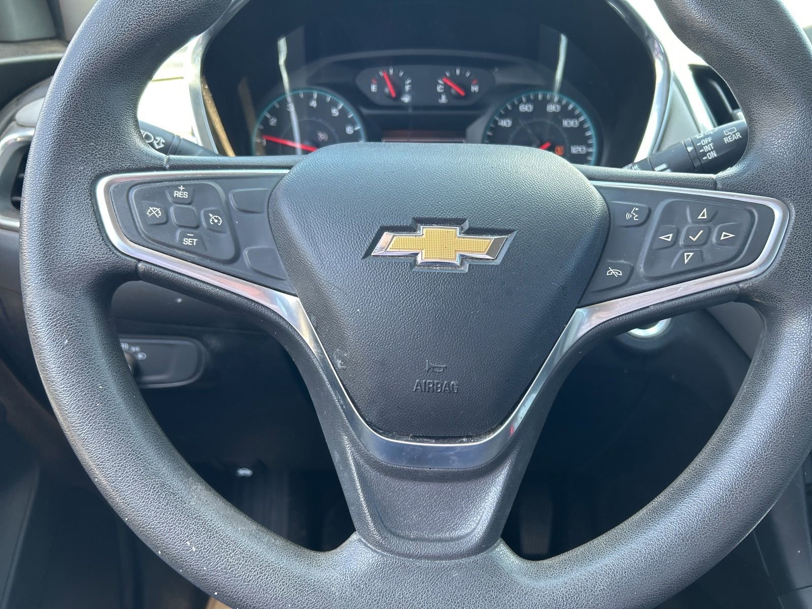 Used 2018 Chevrolet Equinox LS FWD image 12