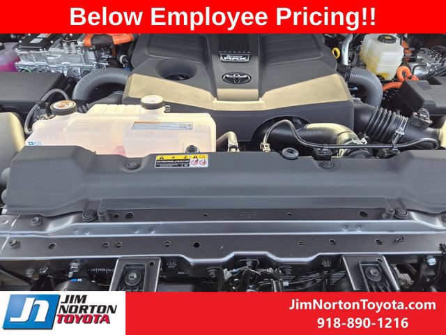 New 2026 Toyota Tundra Platinum w/ TRD Off-Road Package AWD/4WD image 11