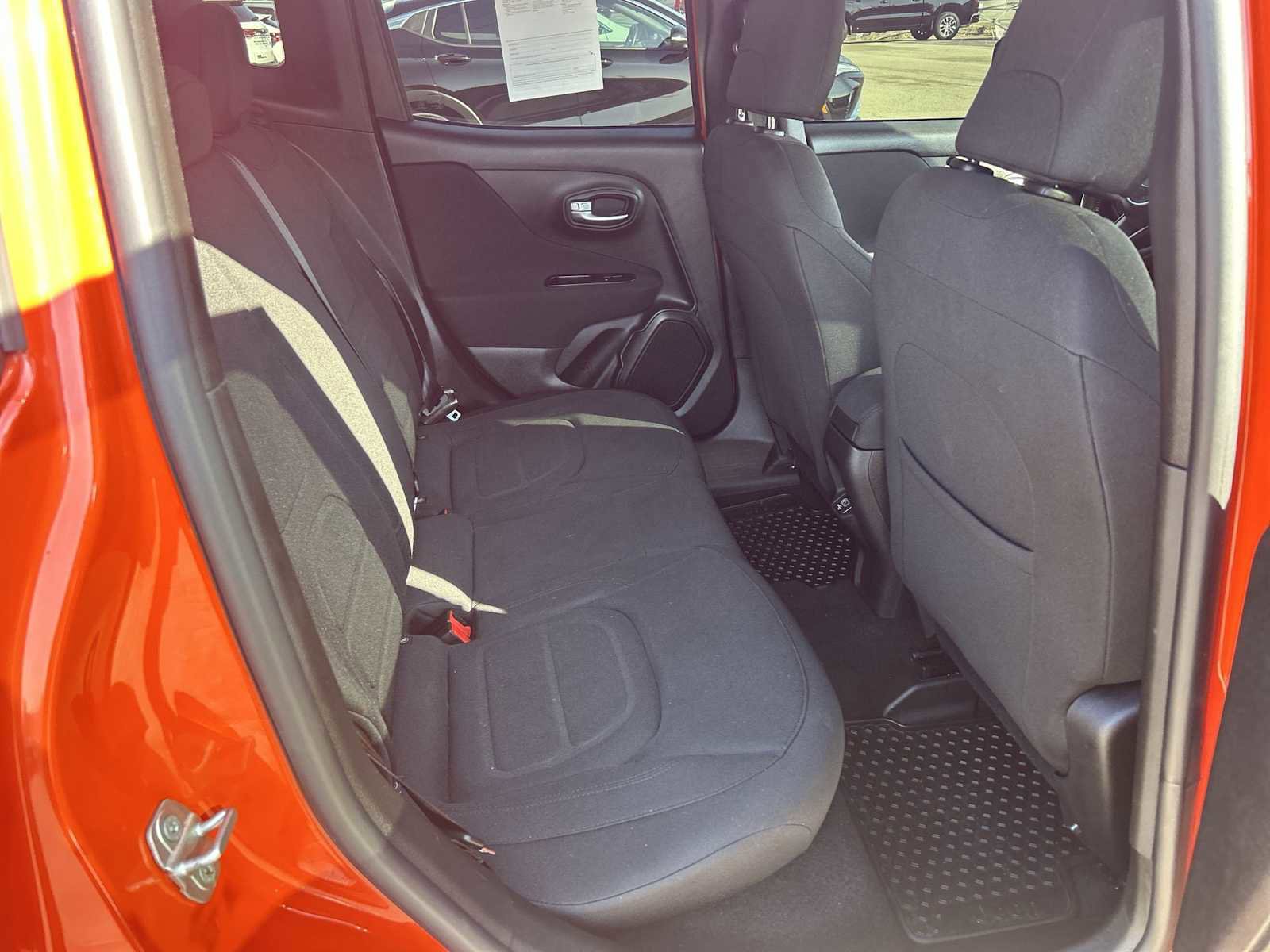 Used 2020 Jeep Renegade Latitude w/ Cold Weather Group image 25