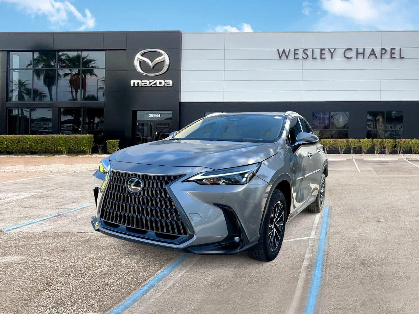 Used 2025 Lexus NX 250 FWD w/ Towing Package (2000 Lbs) image 1
