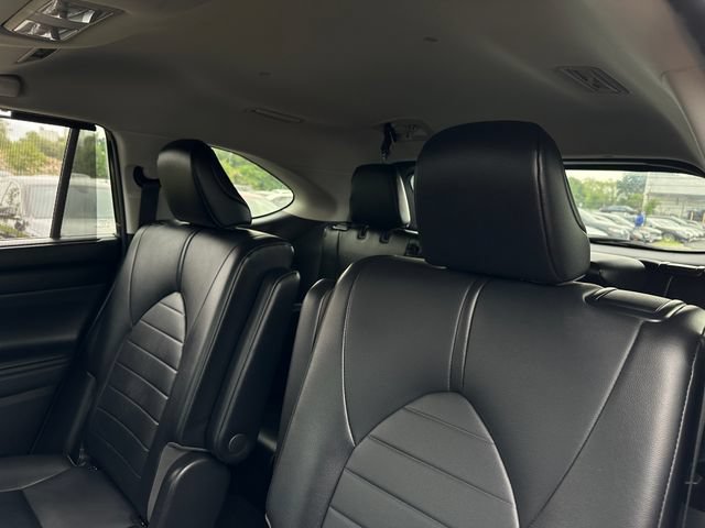 Used 2021 Toyota Highlander XLE FWD image 20