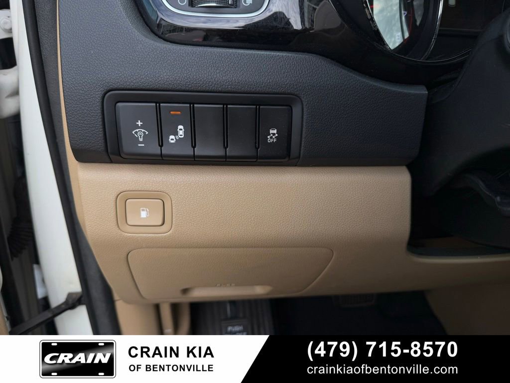 Used 2016 Kia Sedona EX FWD image 13