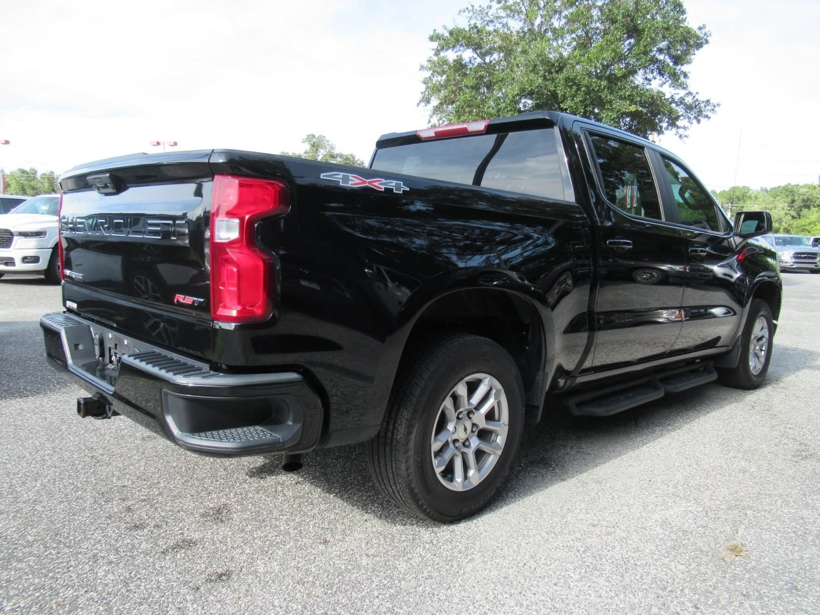Used 2023 Chevrolet Silverado 1500 RST AWD/4WD image 7