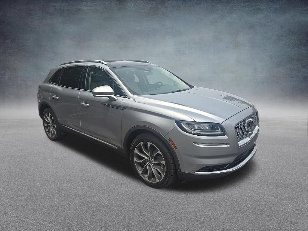 Used 2021 Lincoln Nautilus Reserve AWD/4WD image 2