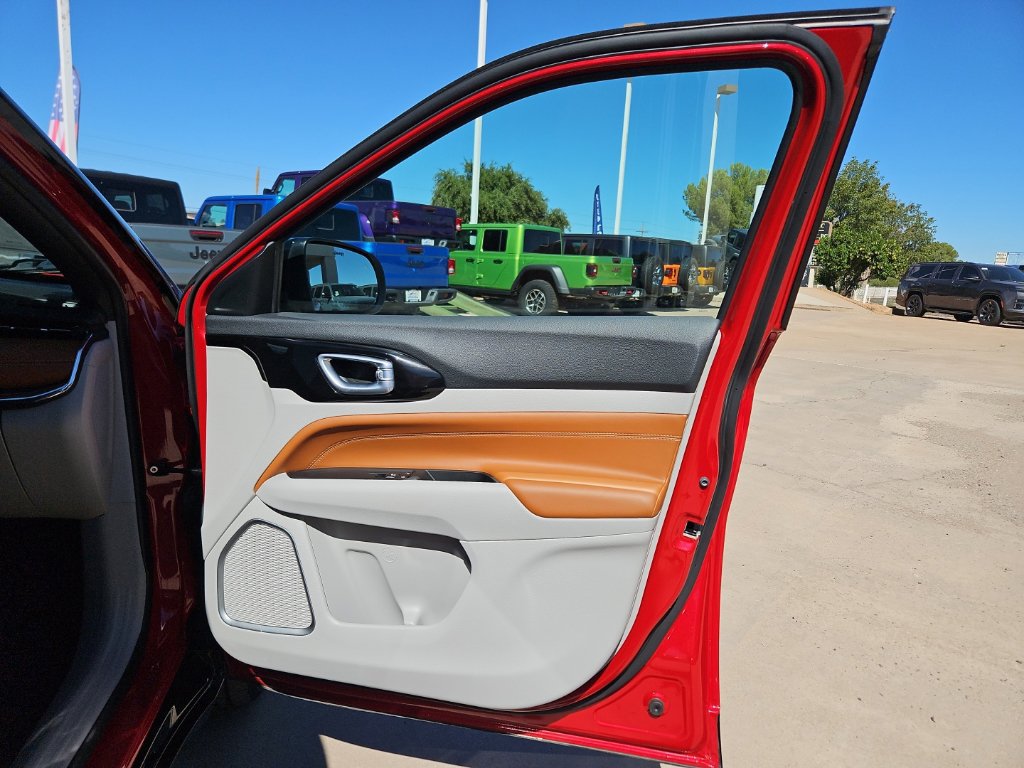 Used 2024 Jeep Compass Limited w/ Elite Group AWD/4WD image 21