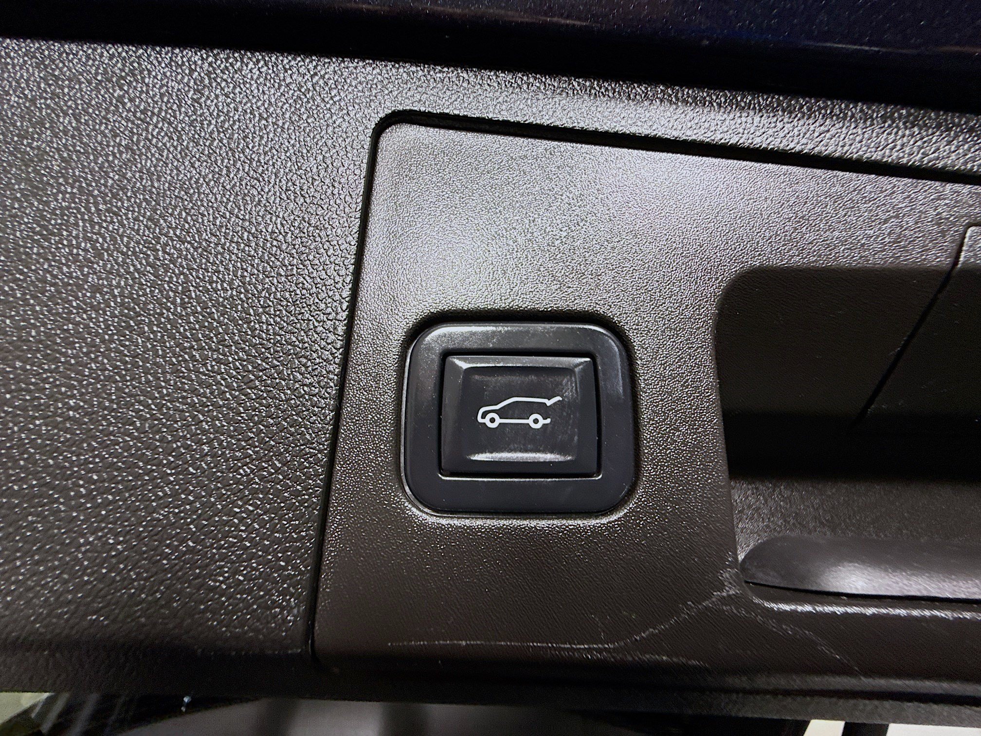 Used 2023 Cadillac XT4 Sport FWD image 41