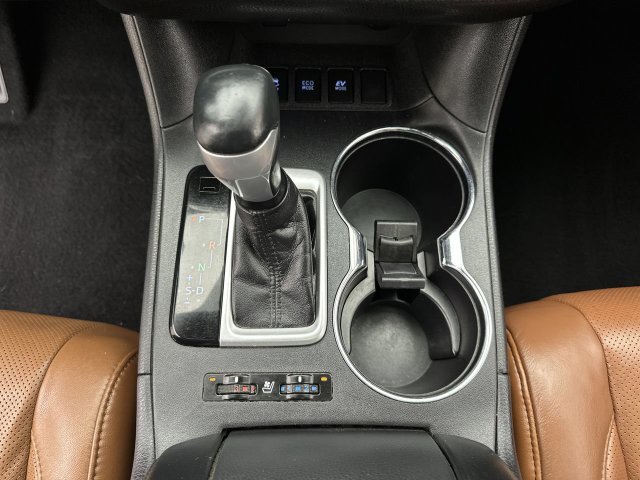 Used 2018 Toyota Highlander Limited Platinum AWD/4WD image 19