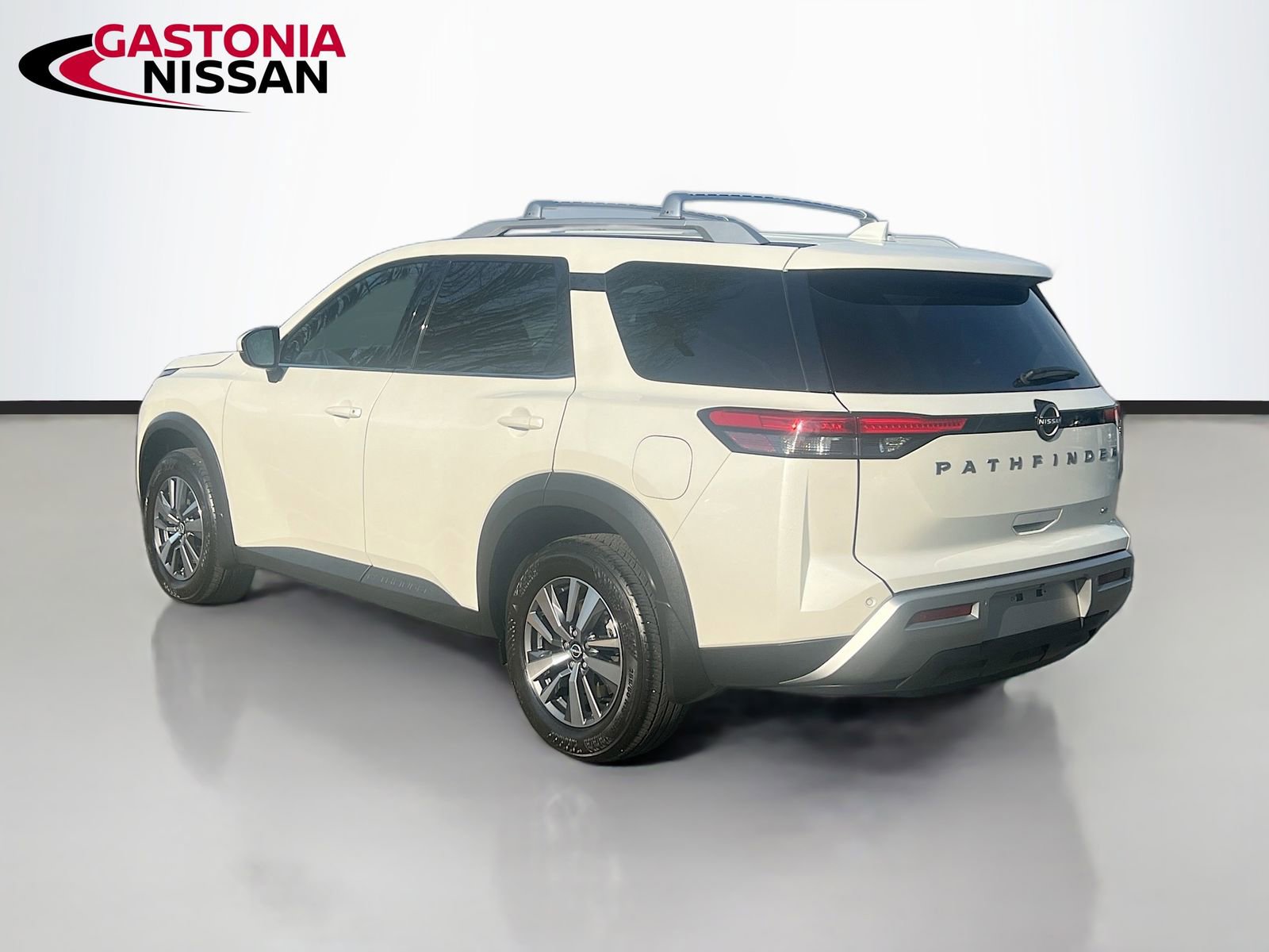 Used 2024 Nissan Pathfinder SL w/ Cargo Package image 6