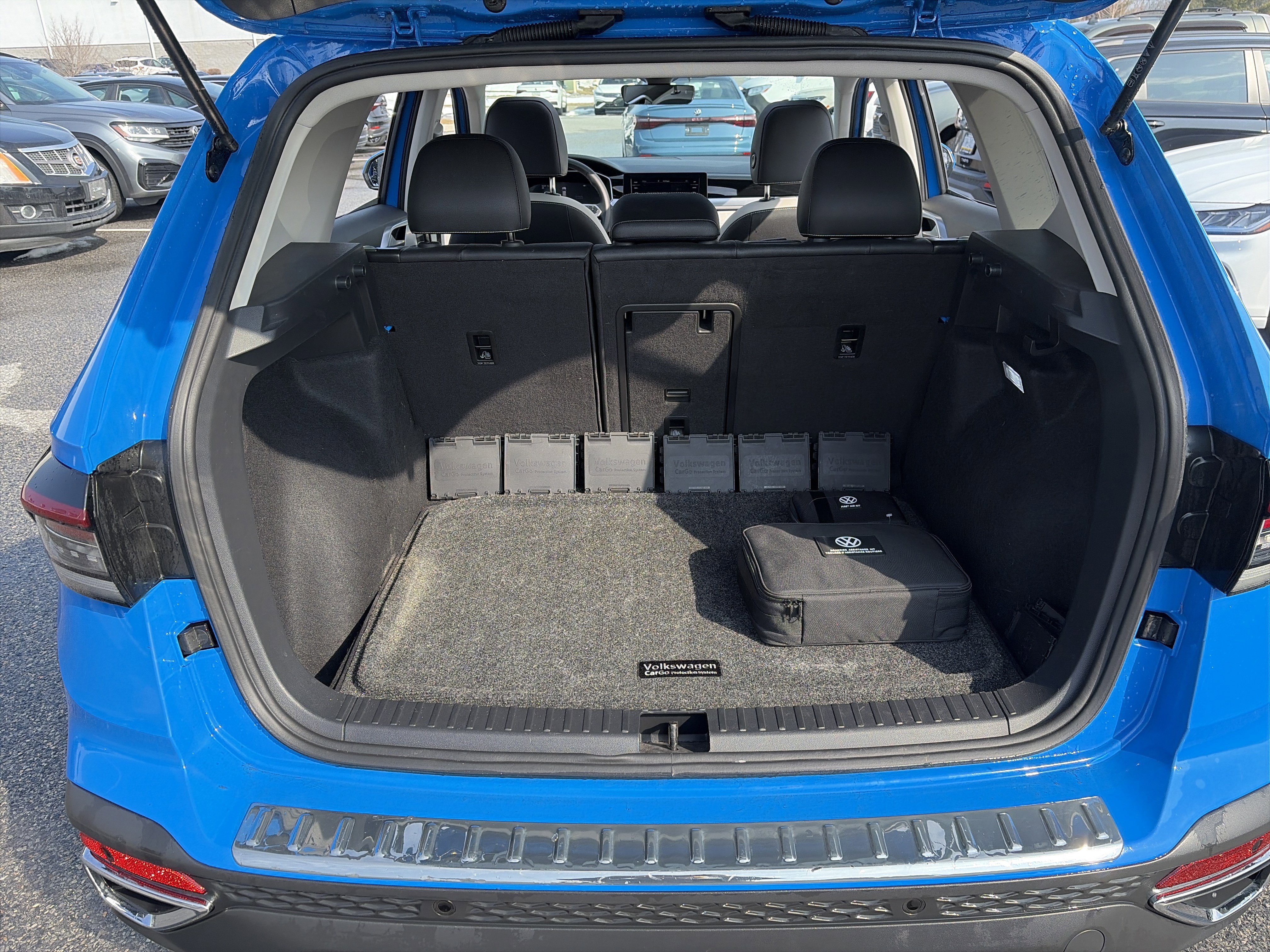 Certified 2025 Volkswagen Taos SE image 17