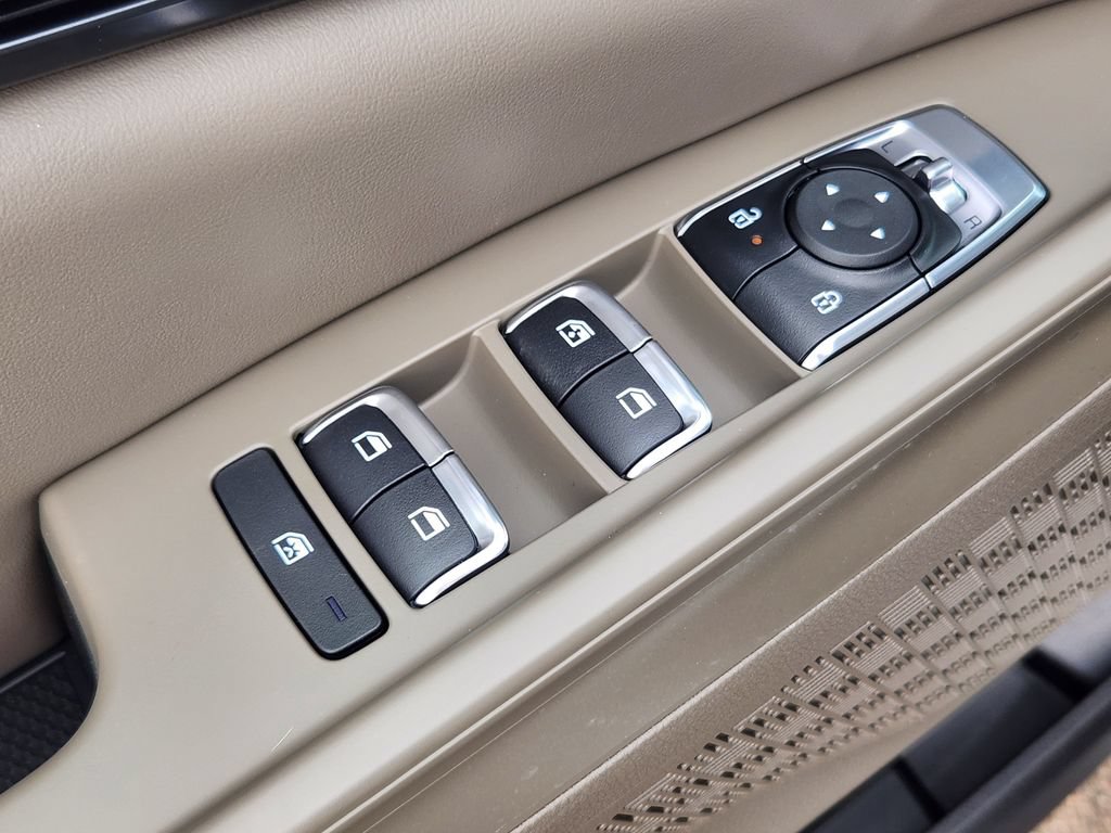 New 2027 Kia Carnival FWD image 9