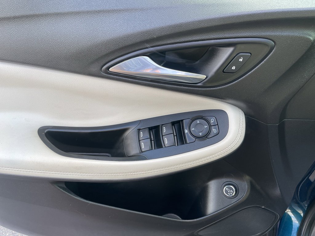 Certified 2021 Buick Encore GX Select image 16