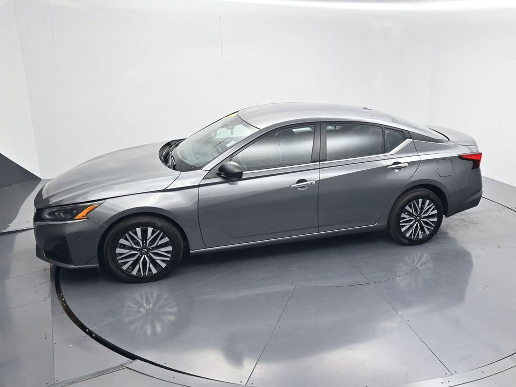 Used 2024 Nissan Altima 2.5 SV image 58
