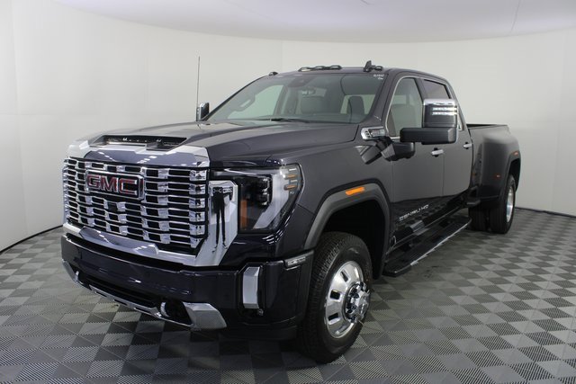New 2026 GMC Sierra 3500 Denali w/ Denali Reserve Package image 27