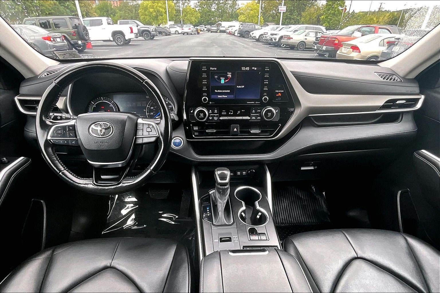 Used 2021 Toyota Highlander XLE AWD/4WD image 14