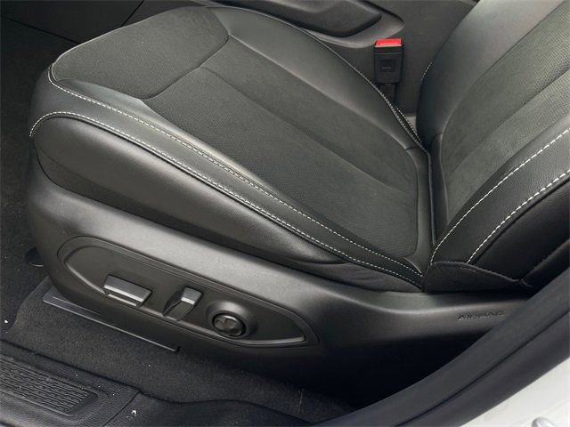 New 2025 Jeep Grand Cherokee L Altitude image 11