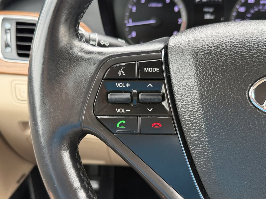 Used 2015 Hyundai Sonata Limited w/ Option Group 05 FWD image 26