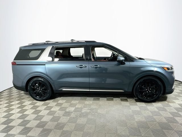 Used 2024 Kia Carnival SX Prestige FWD image 2