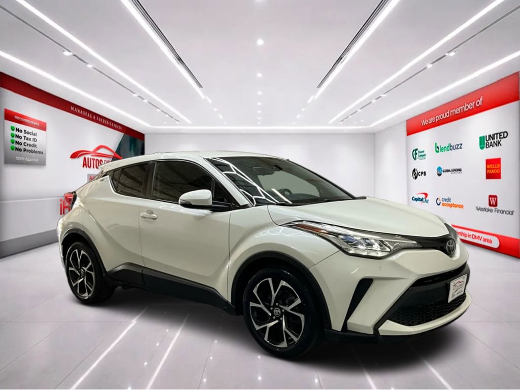 Used 2021 Toyota C-HR XLE FWD image 2