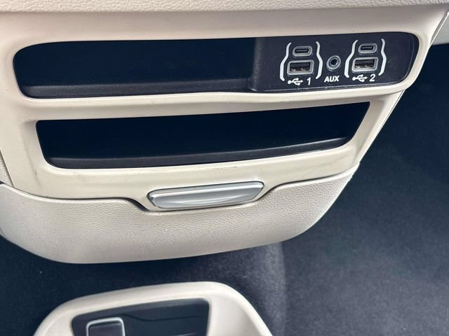 Used 2023 Chrysler Voyager LX FWD image 34